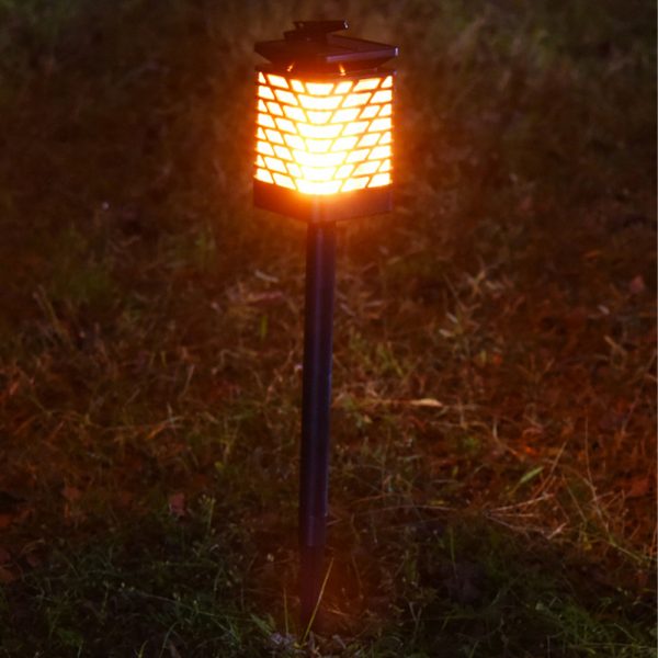 Flickering Flame Solar Powered Outdoor Garden Lantern_5