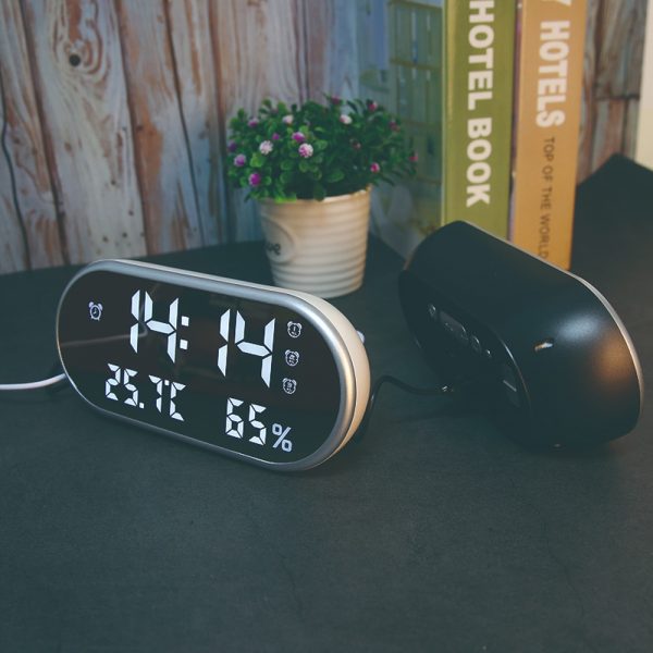 USB Plugged-in Digital LED Alarm Clock with USB Charging_15