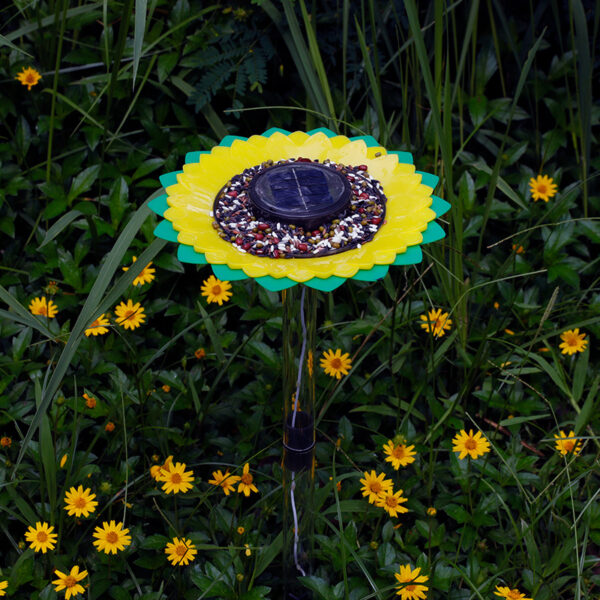 Outdoor Sunflower Solar Bird Feeding Tray_9