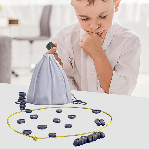 Portable Magnetic Chess Game Educational Board Game for Family and Friends_3